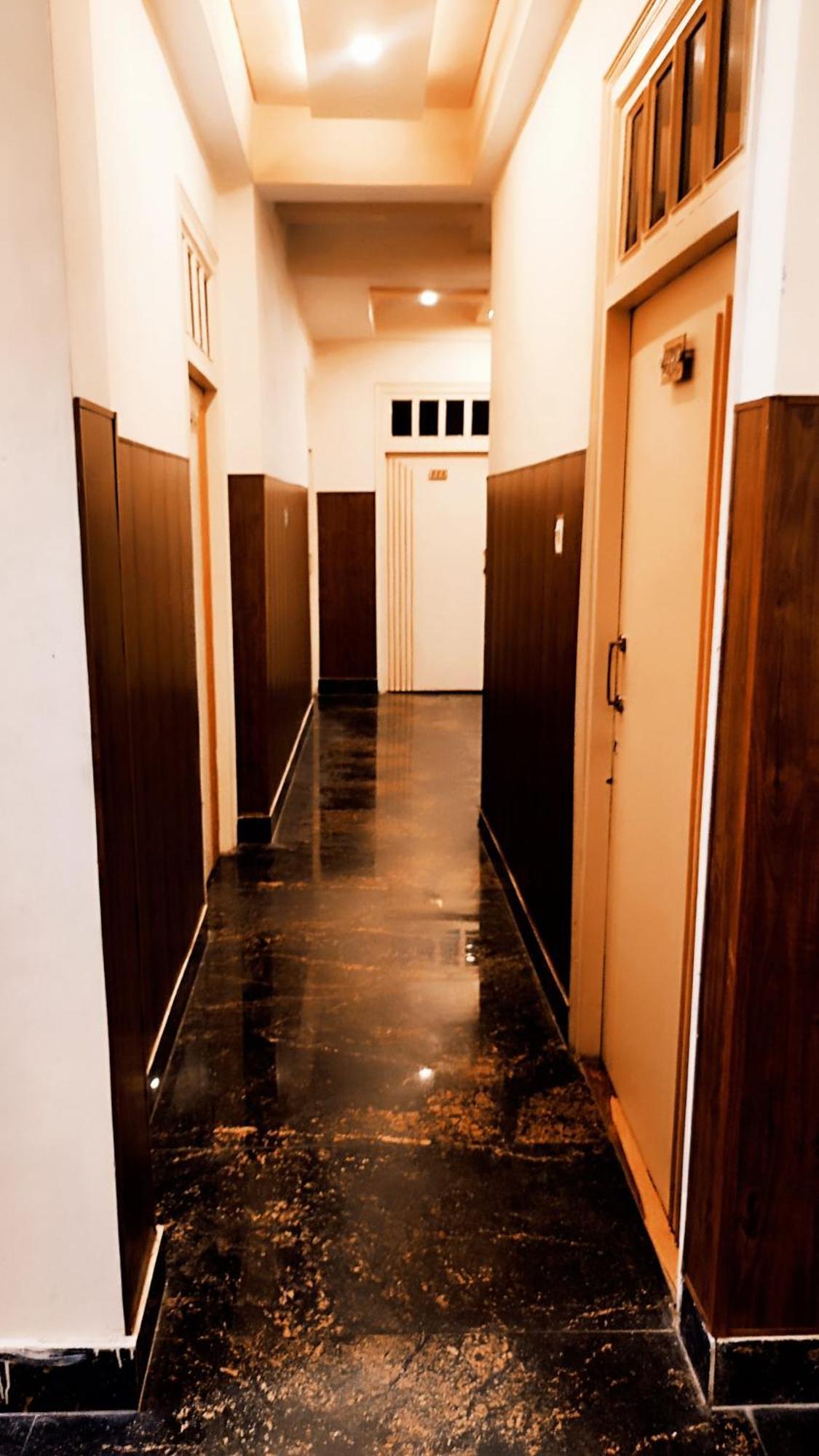 Bhagyashree Guest House 2 Km To Vishwanath Temple, Ganga Ghat Parking Available Varanasi Exterior foto