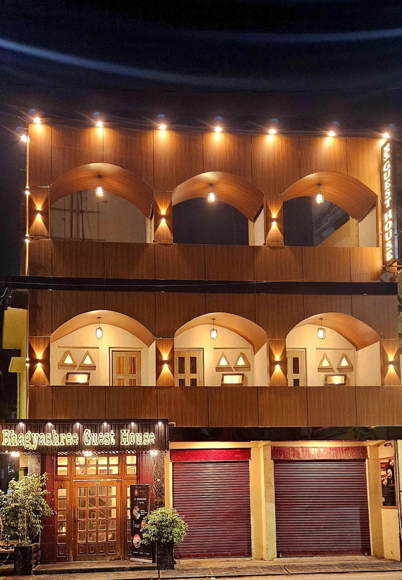 Bhagyashree Guest House 2 Km To Vishwanath Temple, Ganga Ghat Parking Available Varanasi Exterior foto